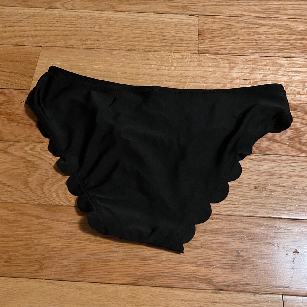 SCALLOP DETAILED BIKINI BOTTOM